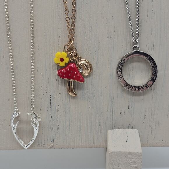 Lot of 7 Random Pick Fashion Chain Necklaces Silver Gold Tone - Picture 3 of 7